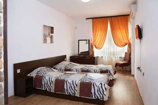 Отель Hotel Slivnitsa Бургас Двухместный номер с 1 кроватью или 2 отдельными кроватями-6